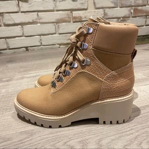Dolce Vita combat boot round toe Neverbeen worn